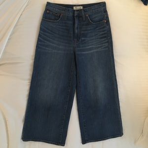 Wide leg, high waisted cropped jeans